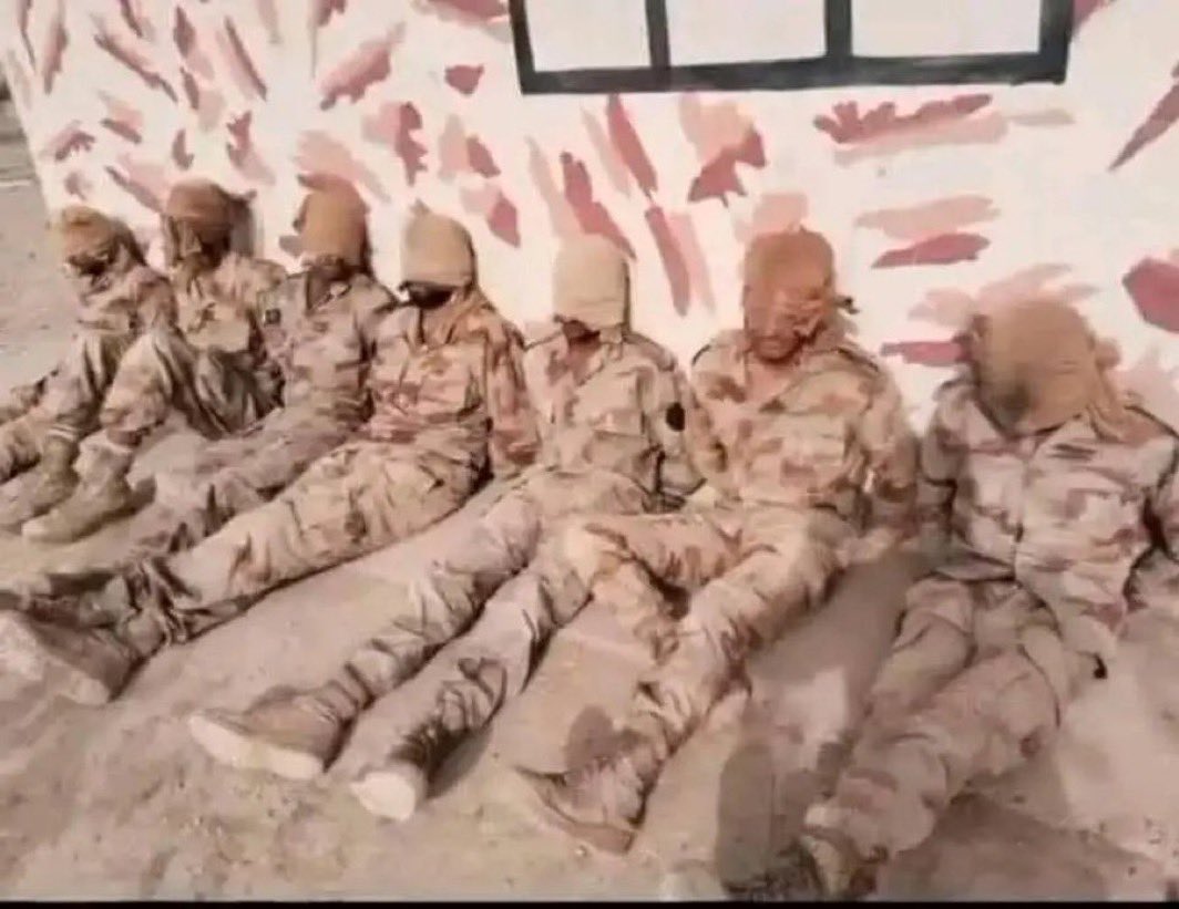 🚨 BIG BREAKING:
58 Pakistani soldiers killed as Taliban retaliates against Pakistan Army’s provocation. 🇦🇫⚔️

Reports confirm 25 Pakistani Army posts captured by Afghan forces. And many Pakistani soldiers were captured alive.
#Afghanistan #Pakistan #Taliban