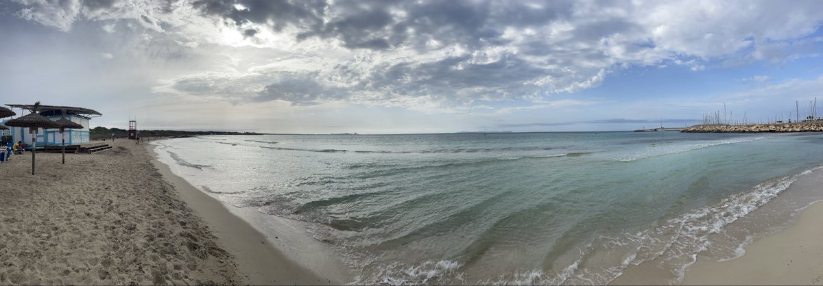 mlladonet10's tweet image. Pausa. Que pari aquí el temps. El mar sempre serà refugi i salvació. Perquè el mar és terapia, és on tota aquella remor que navega dins meu es paralitza. És punt de desconnexió i reconnexió amb mi mateixa. La brisa. La saladina. El soroll se les onades. El silenci. #KeepGoing