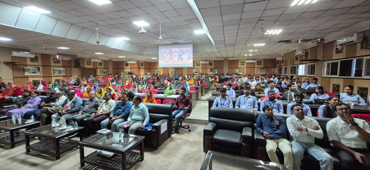 On Oct 11, 2025, <a href="/ICAR_CIAE/">ICAR-Central Institute of Agricultural Engineering</a> and <a href="/KVK_CIAEBhopal/">KVK, ICAR-CIAE, Bhopal</a> hosted  live of  #PM_Dhan_Dhaanya_Krishi_Yojana &amp; #Dalhan #AtmanirbharBharat Mission launch. Chief Guest Shri Padam Singh Thakur addressed 250+  #Farmers &amp; #FPOs. 
#agrigoi
#FarmersFirst
#AgriGrowth
<a href="/ChouhanShivraj/">Shivraj Singh Chouhan</a> 
<a href="/MoRD_GoI/">Ministry of Rural Development, Government of India</a>