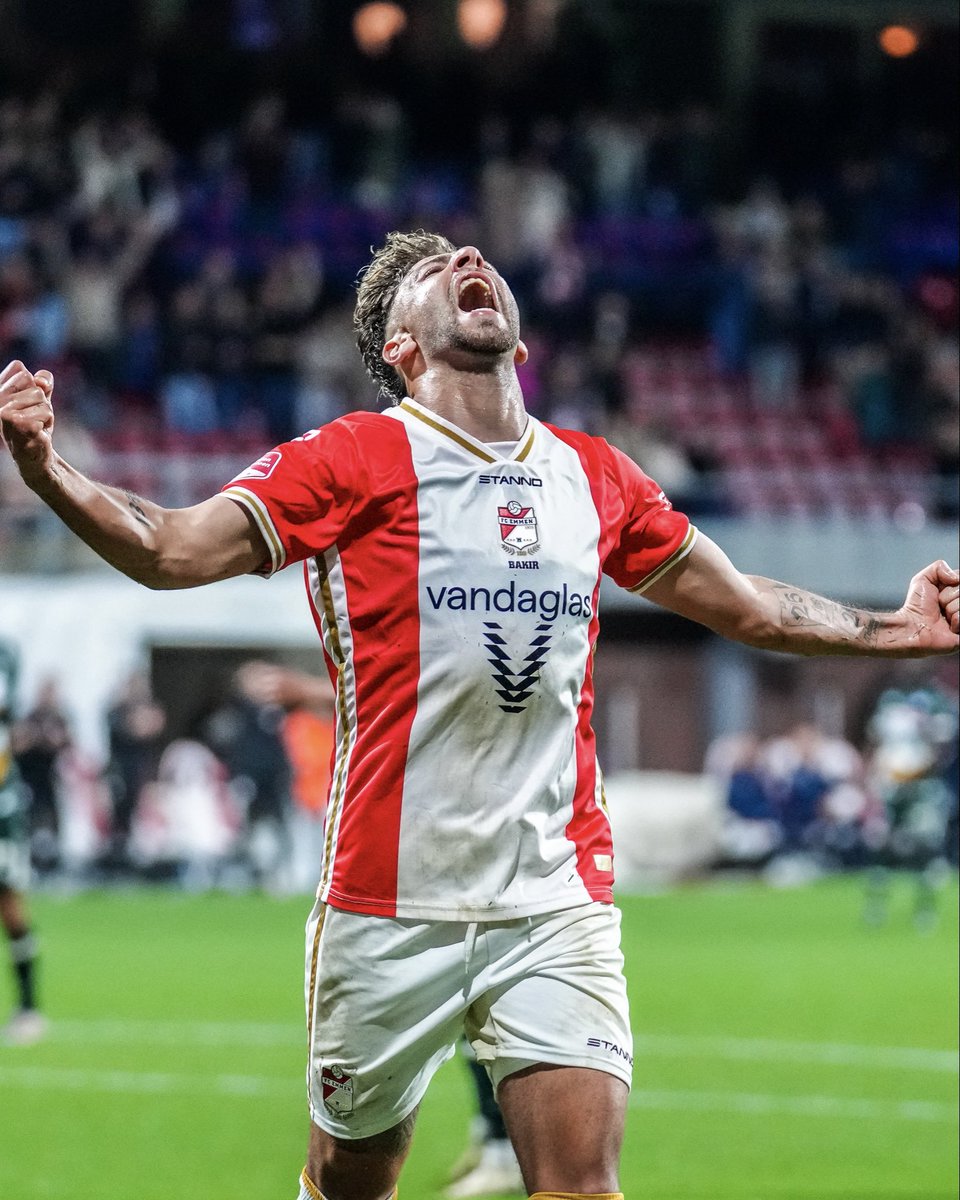 FC_Emmen's tweet photo. Fijne zondag, Emmenaren! ๐คฉ
#EMMfce #100jaarEmmen #VanOnsVeurAltied #HIERKOMIKWEG https://t.co/fLtiktIC1H