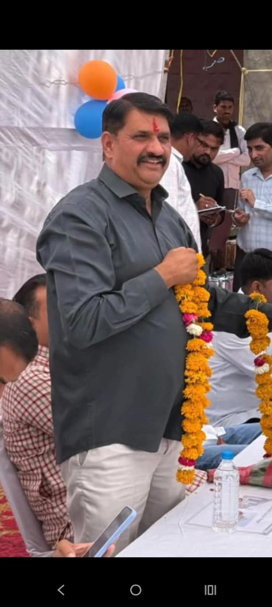 Nrityendra007's tweet photo. #अंता_मांगे_कंवरलाल_
चुनाव नहीं हमारा चुना हुवा ईमानदार विधायक कँवरलाल चाहिए
@narendramodi @AmitShah @BhajanlalBjp @madanrrathore
@VasundharaBJP @News18Rajasthan
@zeerajasthan_ #PMModi #NarendraModi #AmitShah #BJP #vasundhraraje #bjprajasthan #bhajanlal #madanrathore https://t.co/gypZjXhogv