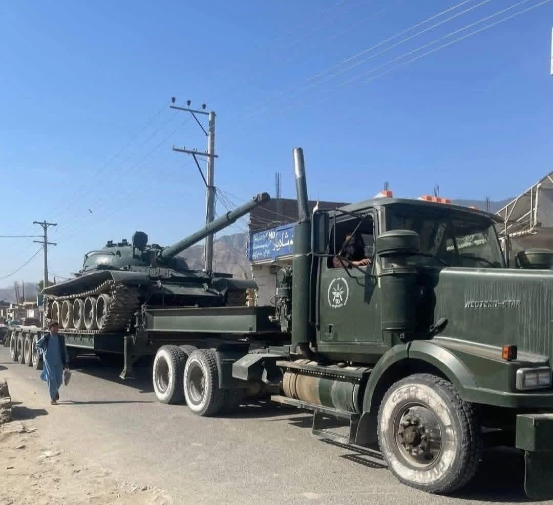 saurav_mehar's tweet image. BREAKING NEWS!🚨
Afghan forces are on high alert.
Heavy weapons &amp;amp; armored tanks are en route to Naray district in Kunar province towards #peshawar