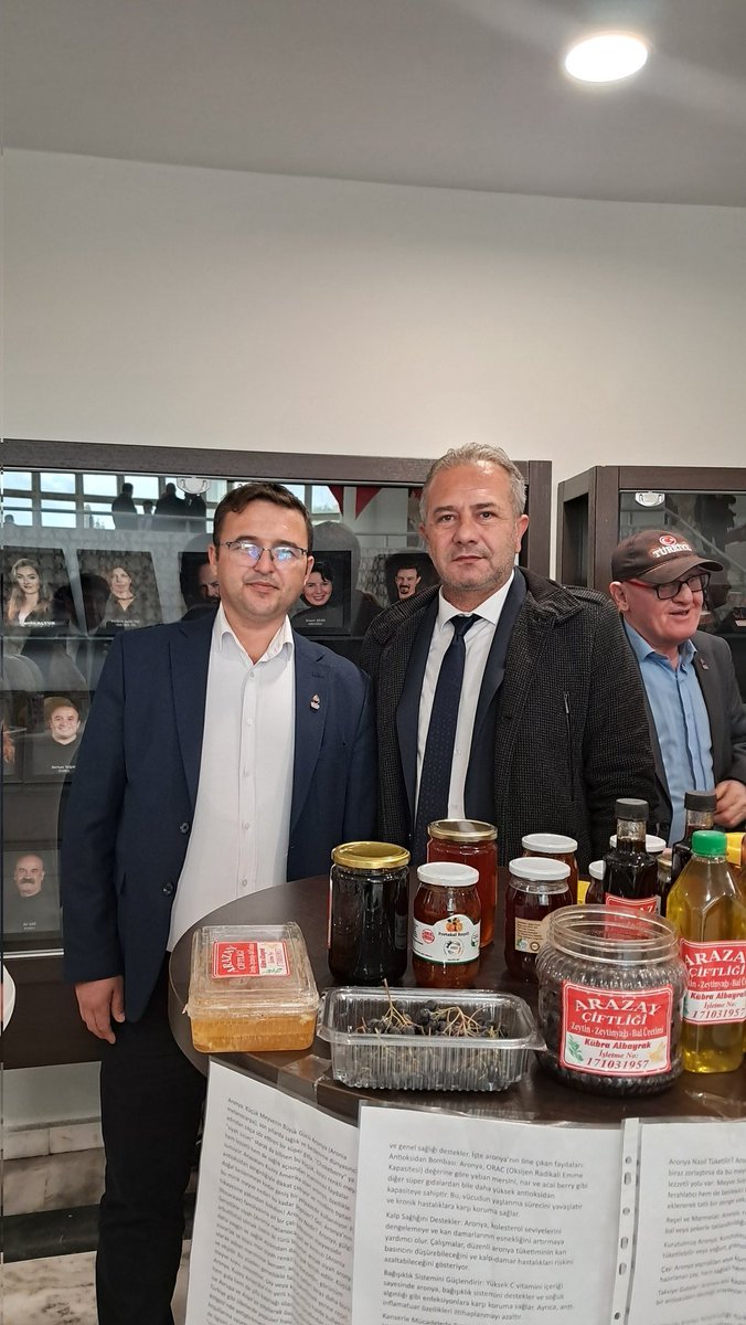 İl Başkanımız Sedat DURMAZ ve Ezine İlçe Başkanımız Aziz ALBAYRAK,
Zafer Partimiz tarafından düzenlenen tarım çalıştayına katıldı.

<a href="/zaferpartisi/">Zafer Partisi</a> 
<a href="/umitozdag/">Ümit Özdağ</a> 
<a href="/sdtdrmz_/">Sedat Durmaz</a>