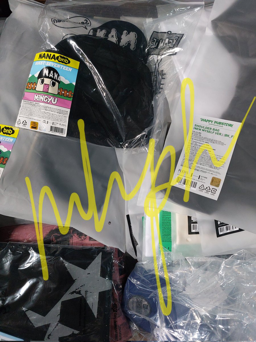 moonhubph's tweet photo. BOX 94 IS NOW HERE! 

Masterlist is already updated and will send emails now. SDD and courier shipments will start this coming week.

Please check your emails within the day &amp; settle your balance~

Thank you! 🤍

#MHPHUpdates https://t.co/R9pqd9j9xB
