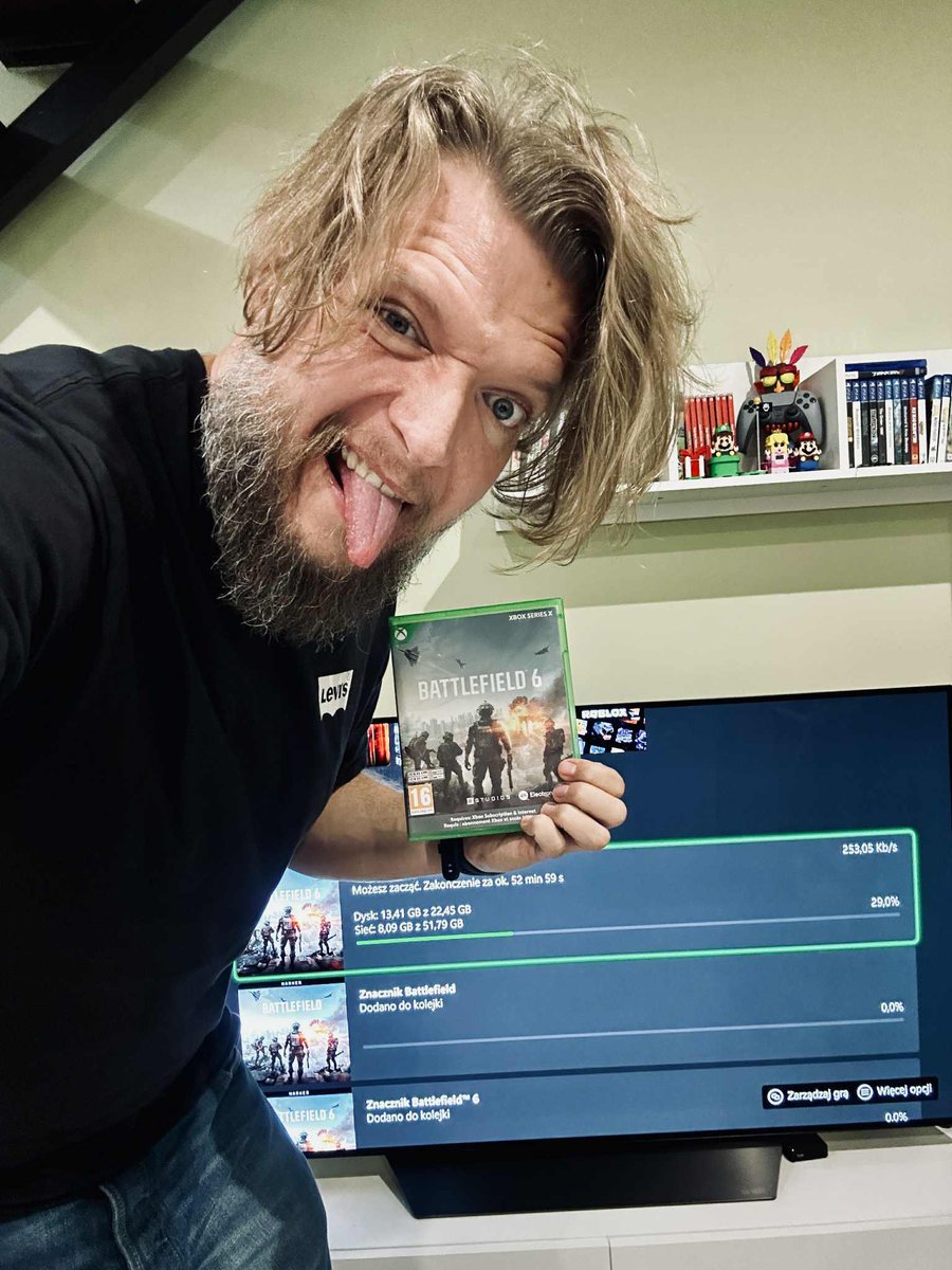 A redaktor Sojer podśmiechuje się z tych, co czekają na nowe Call of Duty, podsyłając tę fotkę 😱