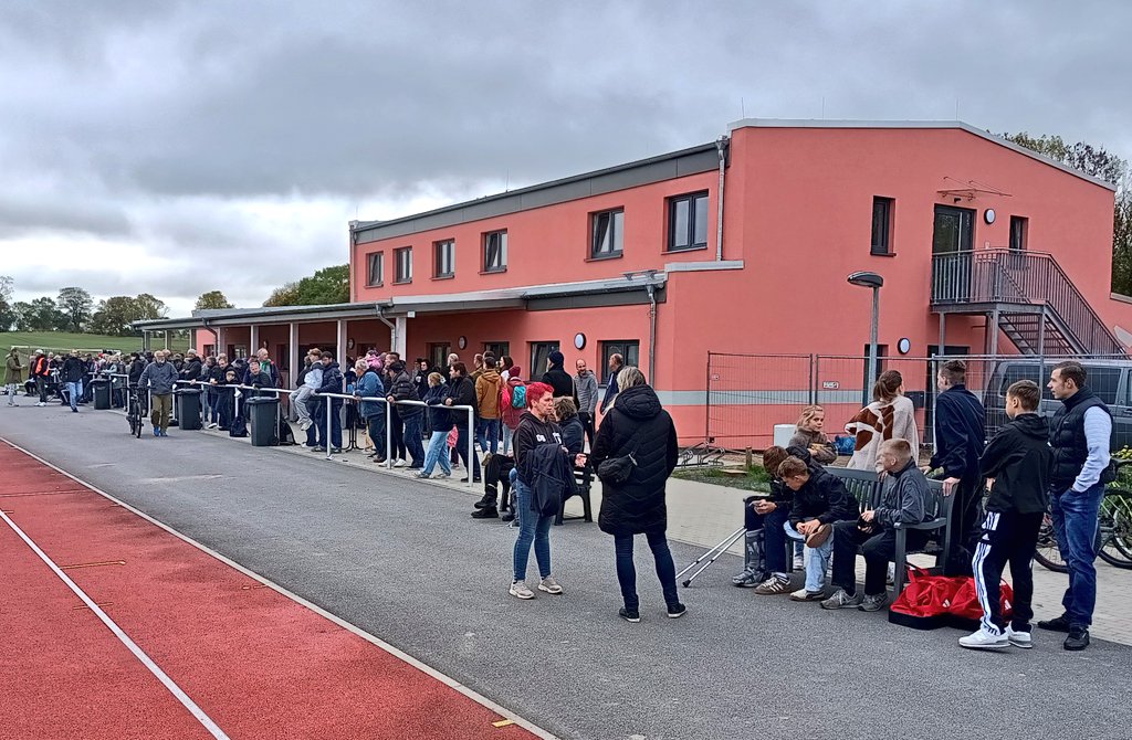 Viele Fans im Stadion beim Pokalspiel der C-Jugend SV #Klütz vs. #Hansa Rostock.
