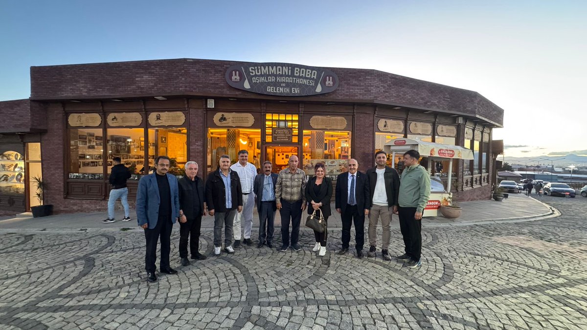 m_ilicali's tweet photo. Değerli kardeşim; İsmail Çakır ailesinin işlettiği;  "Sümmani Baba Aşıklar Kırathanesi"nde; eşsiz müzik ve lezzet ortamında dostlarımızla hasret giderip, dönüş yoluna koyulduk.

Nazik ev sahiplikleri için Çakır ailesine, çalışanlarına, yakın ilgilerini esirgemeyen tüm dostlarımıza teşekkür ederiz.

@erzurumbld