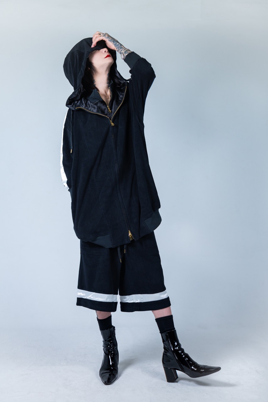 みきおだ mio m/o パーカー ペイント ブラック YouTuber m/o mio みきおだ