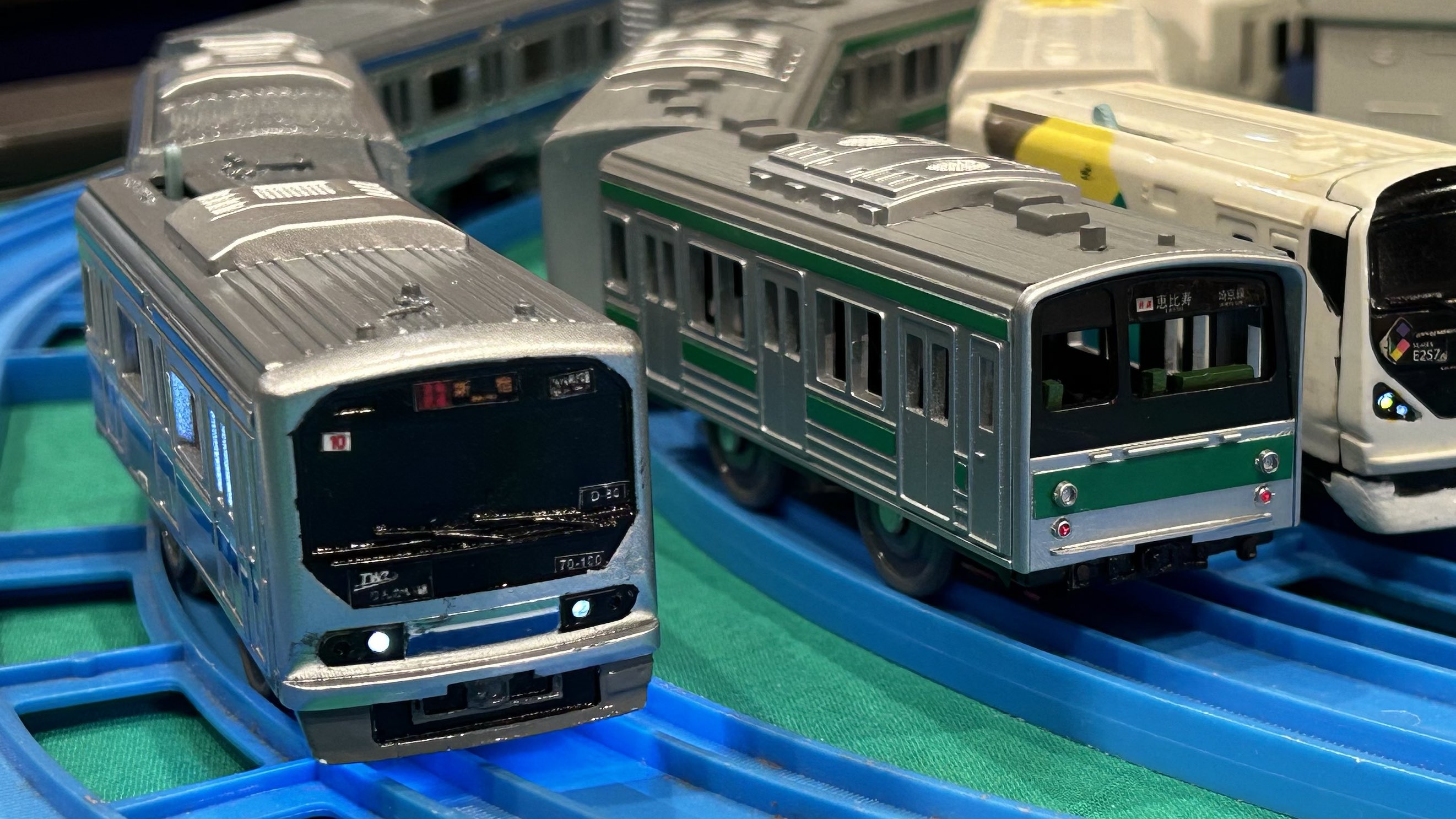 鉄道部品　⭐︎早い者勝ち⭐︎ ZX-4R 2026年モデル対応🔥最速公開】 TRICKSTAR政府認証マフラー