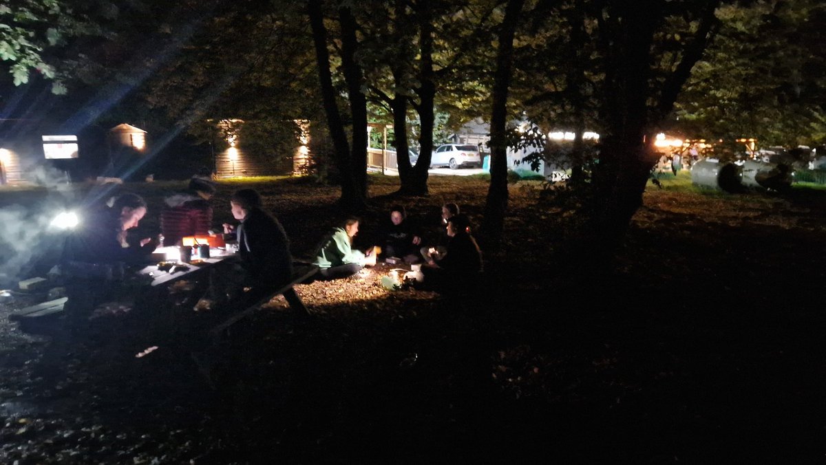 DAOSdofe's tweet image. DAOS Bronze 
Day 1 - 45 students had a good day in fine weather on the first day of their assessed expedition. Although some students took a while to get used to using their map, all made it to camp and enjoyed a well deserved meal!