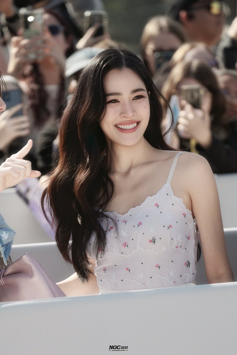 00k520orm's tweet image. อย่าคิดว่ากดไลค์ไม่สำคัญ — เพราะในโลกแฟชั่น “ทุกคลิกคือสัญญาณแรงสั่นสะเทือน”
ทุกคอมเม้นคือพลังแห่งเสียงสนับสนุน
รวมพลังกันดันโพสต์ Dior ขึ้น Top Engagement!
ให้โลกเห็นว่าด้อมม่วงไม่แค่รักหลิงออม แต่ “เข้าใจกลไกกระแส” จริง 💫

#LingOrmDiorSS26 #LingOrm
#Linglingkwong…