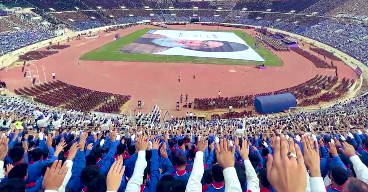 maryanadiab_'s tweet photo. من ظنَّ بقتلك يدفنُ روحاً ثورية؟ هو يزرع نفساً لا تفنى والبأس حصاد. https://t.co/aspY1zvHzS