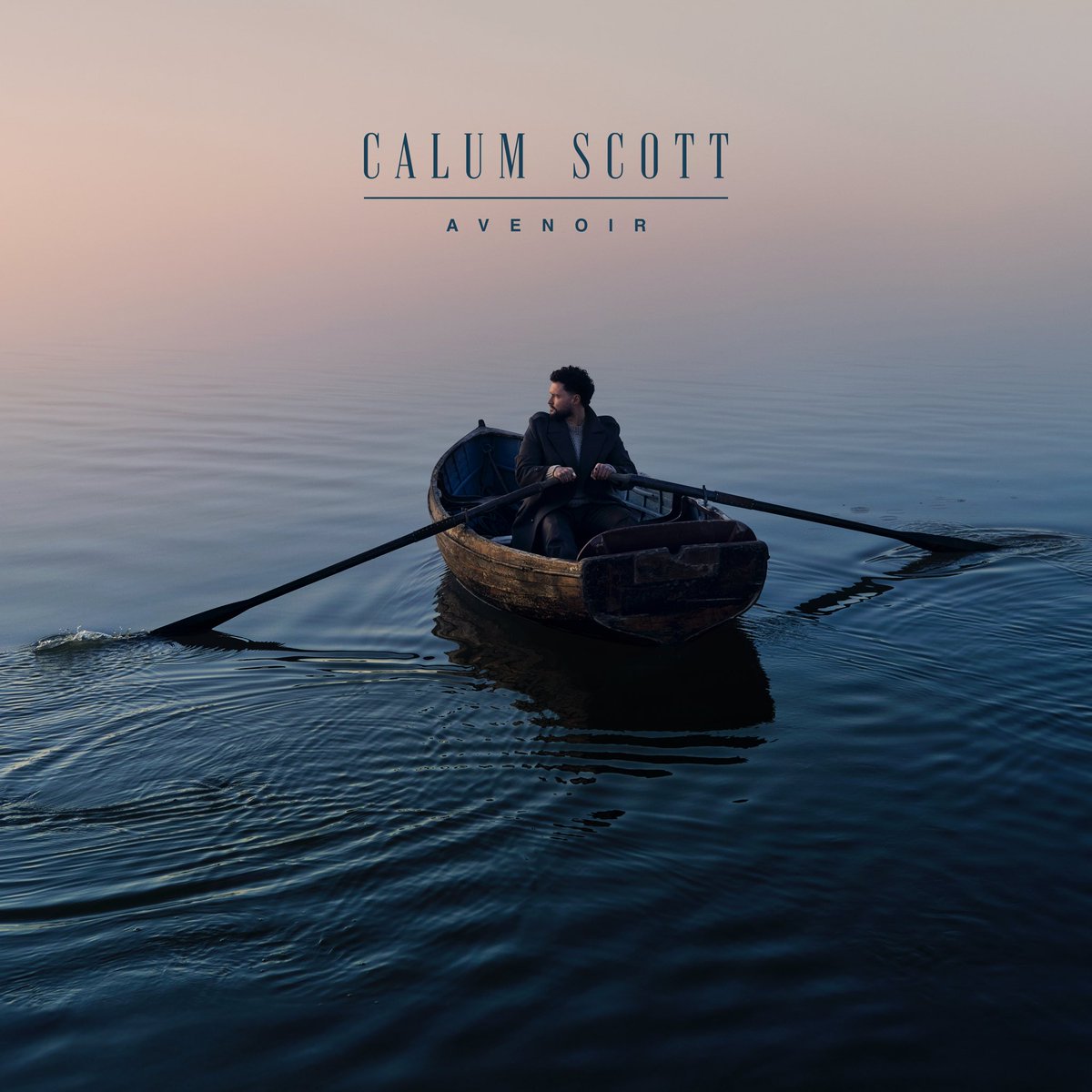 “Avenoir” de Calum Scott já saiu e nós vamos passar o fim de semana a decorar as letras! 🎧🎶 Cantamos juntos nos próximos dias 14 e 15 no Porto e em Lisboa? 😉

#CalumScott #Avenoir