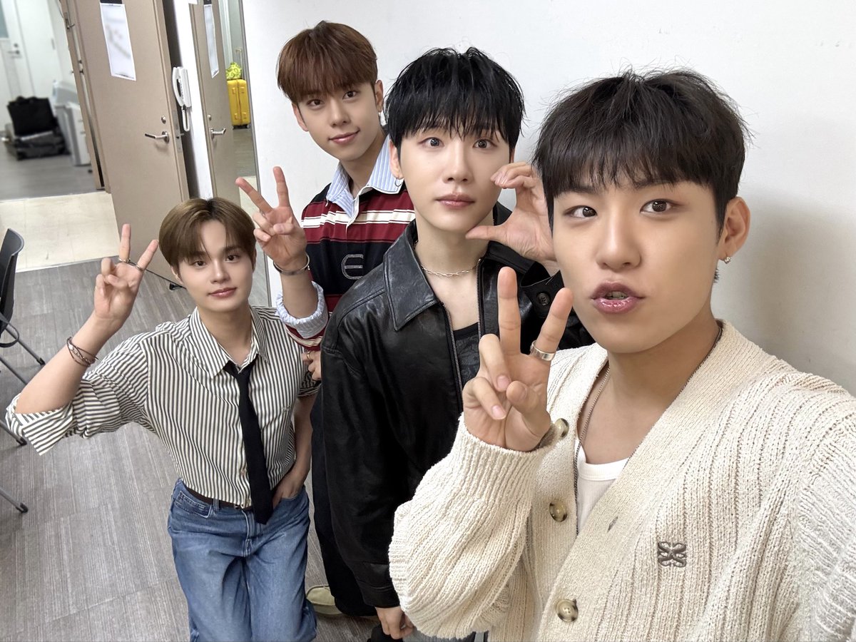 AB6IX's tweet photo. [📷]
251012 TOKYO EVENT
짧아서 아쉽고 즐거웠던 
일본 ABNEW와 함께한 이벤트 완료 🥹💫
다시 만나는 날까지 예삐들 계속 
좋아해 주기로 약속 (ง ᵕᴗᵕ)ว💕

#AB6IX #에이비식스
#UPSIDE_DOWN
#STUPID https://t.co/BwQQSsMa94