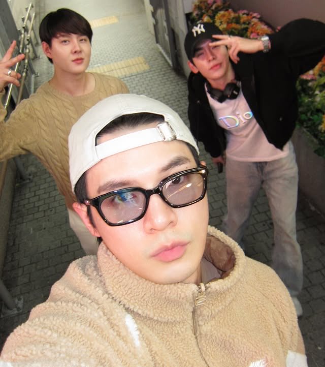IG : bbil1ypn

พบล พซ นภ ✌🏻🫰🏻

#ppoomntp_ #ภูมที่ไม่มีสระอิ 
#Saint_sup #bbil1ypn