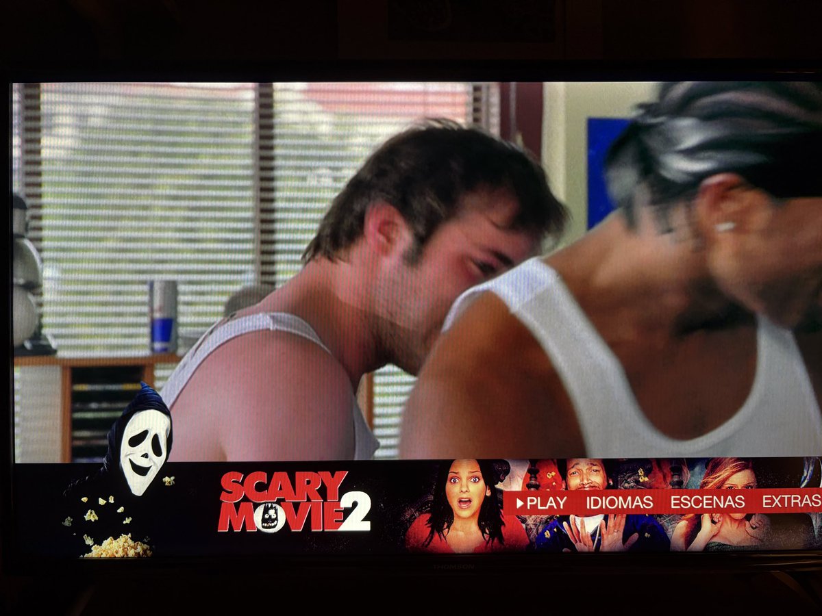 El otro día, revisando los Bluray de las primeras “Scary Movie” se olvidaron de quitar al Ghostface de la primera en el menú del disco de la segunda. 😂