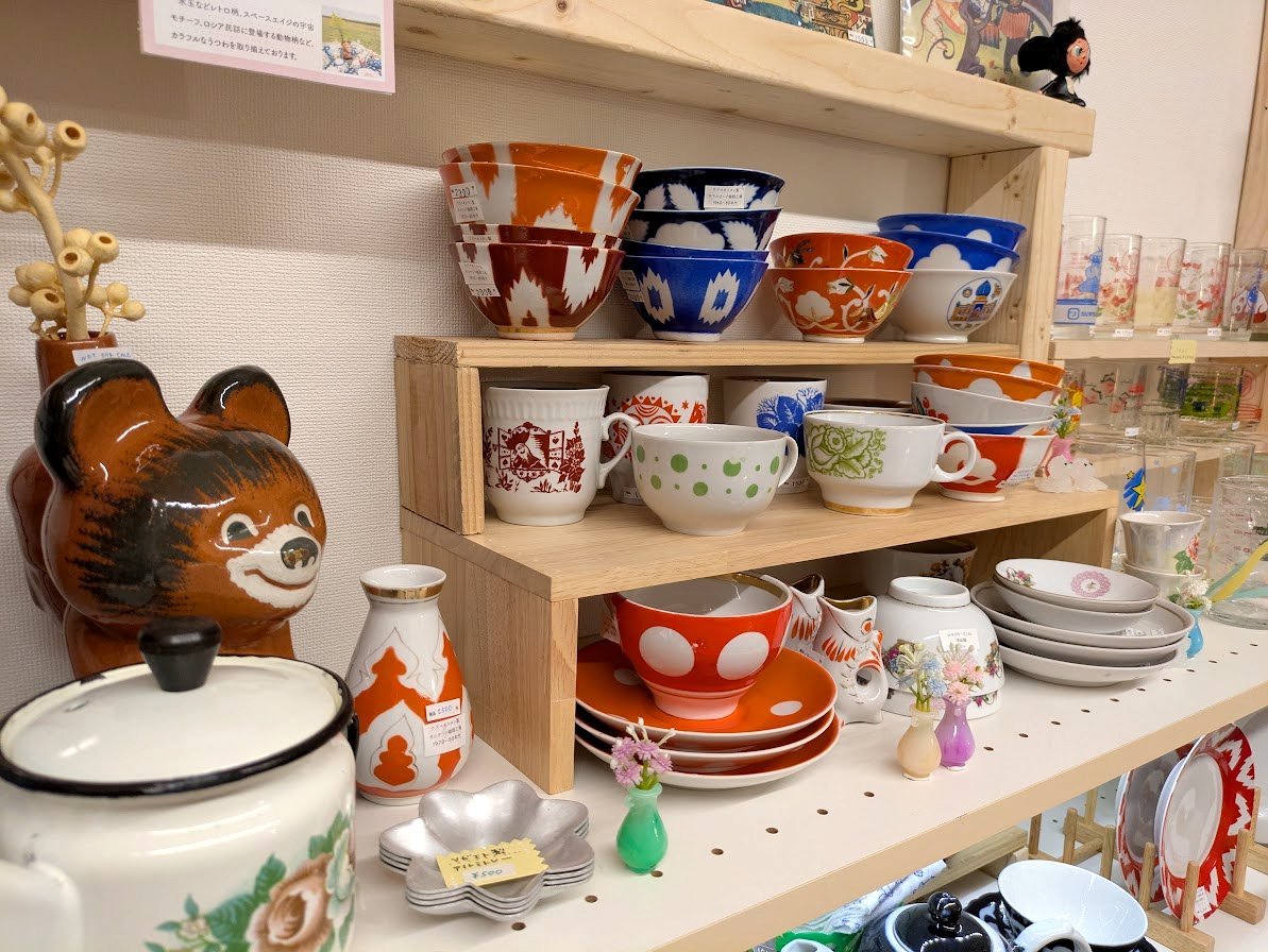 joycooonote's tweet image. 西新宿にオープンした中級ユーラシア雑貨の店 アサまーと 中央アジア、ウクライナ、ロシア、中華、タイなどの雑貨かわいすぎ安すぎる😍散財してしまった・・