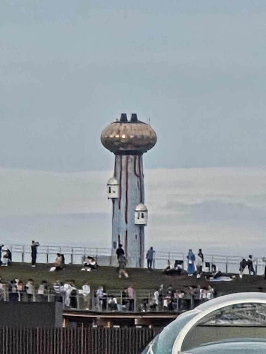 大屋根リングのむこーーーうにある まめっちみたいなの何だー??