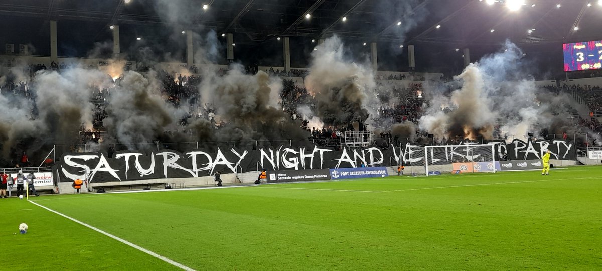 Pogononlinepl's tweet image. Sześć bramek, ciekawy mecz, gorącą atmosferę na trybunach, kibice Pogoni i Wisły Kraków razem na trybunach, wspólny doping i oprawę obejrzało wczoraj ponad 8 tysięcy fanów obu drużyn.

#POGWIS 3:3

Zapraszamy do obejrzenia fotorelacji z tego sparingu.

facebook.com/pogononline