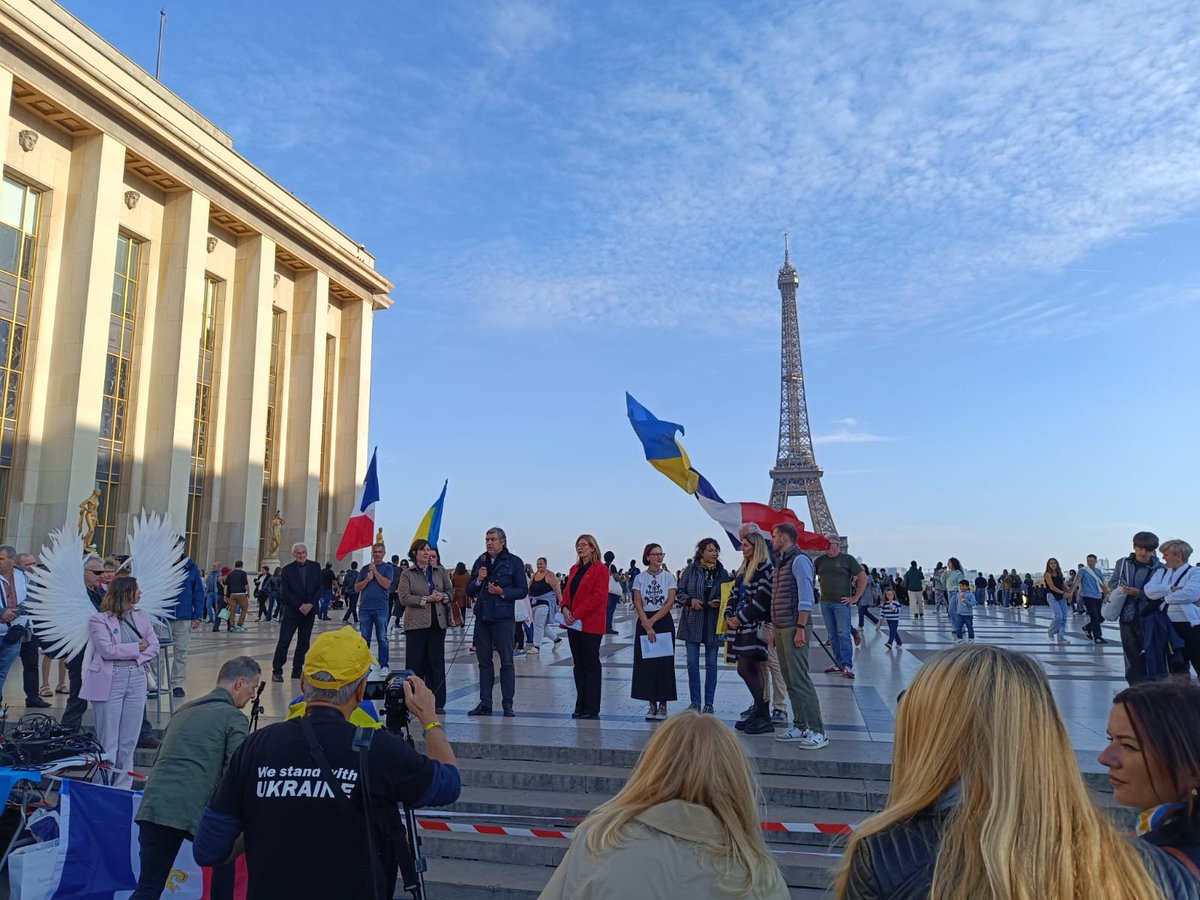 AMCFU's tweet image. 🇫🇷🚑🇺🇦 Ambulance mitraillée France : 15 ambulances pour l’Ukraine !

5  #ambulances partent en #Ukraine, soit déjà 15 envoyées grâce à cette initiative collective.
🙏 Merci à tous ceux qui rendent ce projet possible.
👉 L’aventure continue : d’autres ambulances arrivent bientôt !