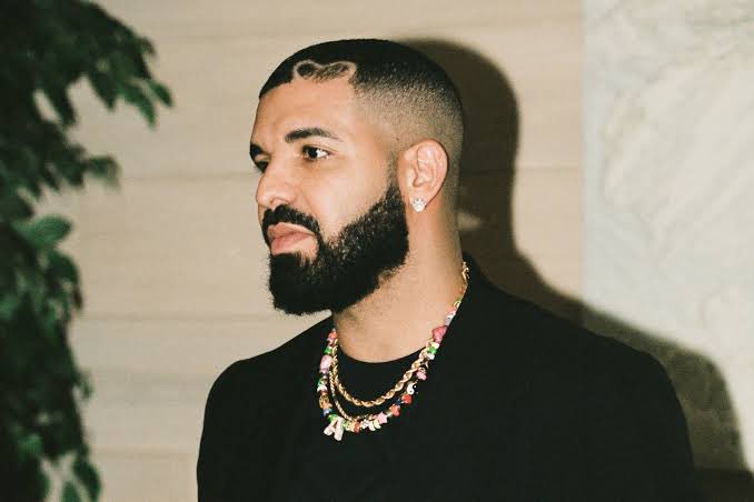 dan_p_ofem's tweet image. make we no lie, Ola of Lagos haircut sharp pass Drake own 😂