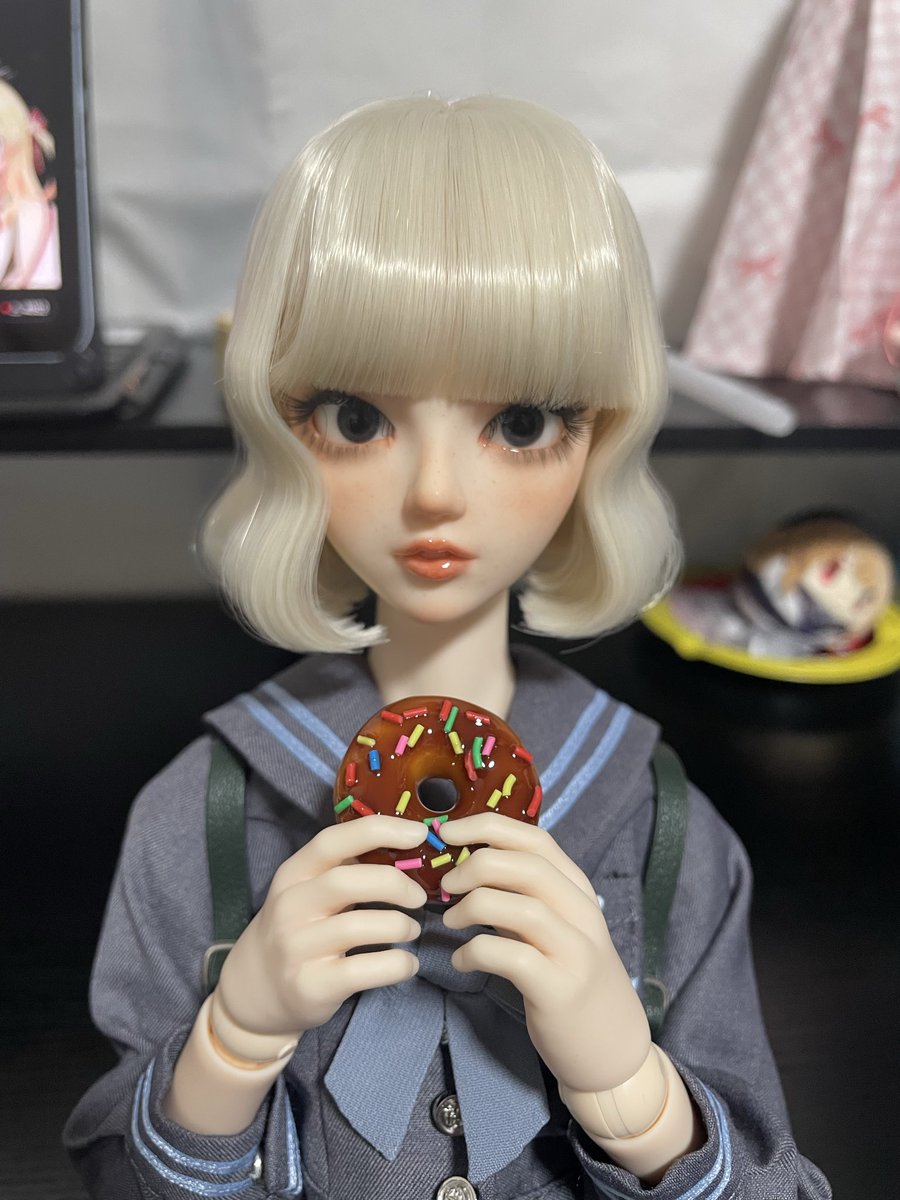 momore0258's tweet photo. ミニブランズのクリスピークリームドーナツのサイズ感が丁度よかった🍩 https://t.co/h8E3R8yZ53