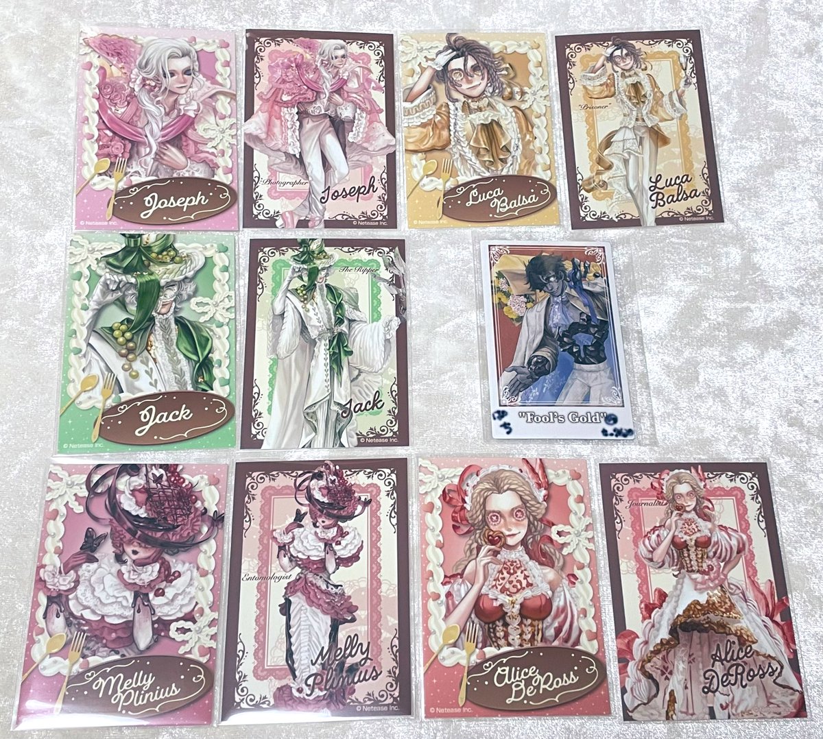 t_7630_'s tweet photo. 【譲渡/交換】第五人格　IdentityV   ミニブロマイドコレクション　Sweet World Story

譲：⭐︎ 写真家、⭐︎囚人、⚪︎リッパー、昆虫学者、記者
求：定価+送料 or 異種 フールズ・ゴールド

譲渡時、星印は無印を含めてお願いいたします。また、お支払いはpaypayにて。
よろしくお願いいたします。 https://t.co/H8roBTUMm9