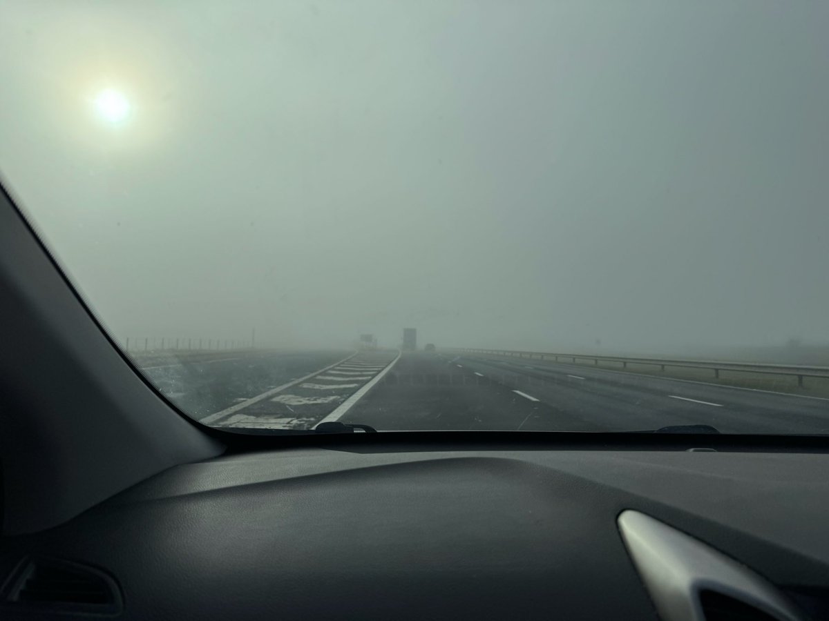 ClareRevell's tweet image. There is a lorry there somewhere. #shapsummit #fog #putyourlightson