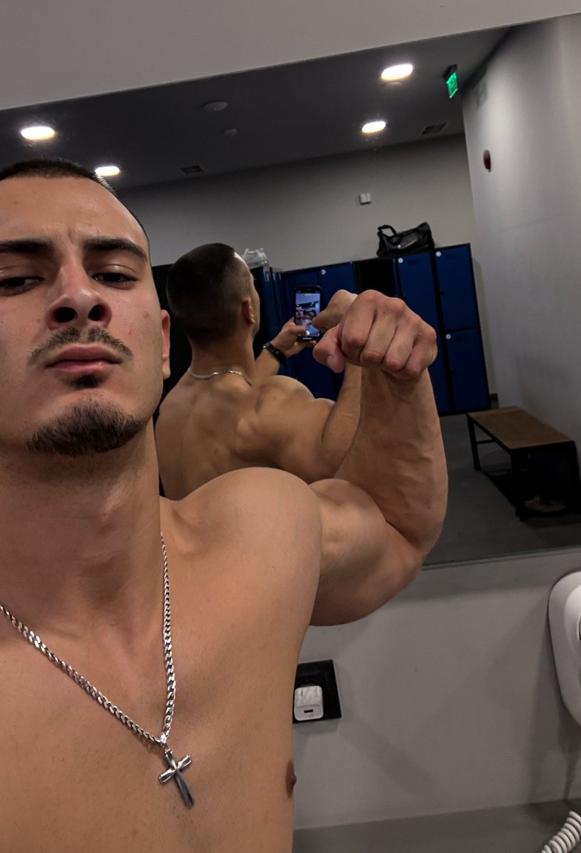 Leak for my huge biceps peaks