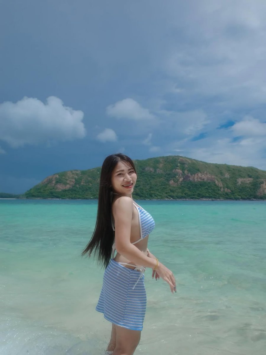 แสงแดดมันแยงตา ถ้าเธอมองมามันแยงใจ😜
#ครูนัทขี้ดื้อ #ฝากรีทวิตติดหัวใจให้ด้วยนะคะ #ฝากรีให้ด้วยนะคะ #วันหยุด