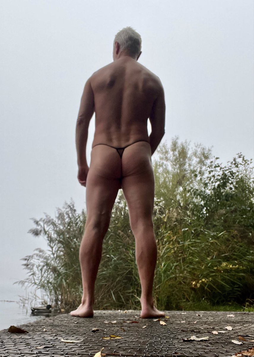 Morning Boys

Happy Sunday 

A Bit Foggy Today
😉🙏❤️🌈🏊🏻‍♂️😶‍🌫️