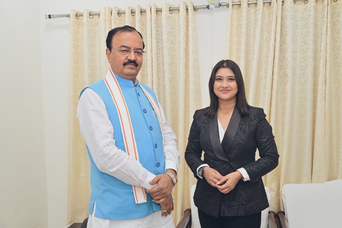 poornima_mishra's tweet photo. Bihar’s biggest names, one-on-one and every answer worth the chase 🙏
#BiharPolitics #PoliticalInterviews #OnGroundReporting #Journalism #ReporterLife #MediaInAction #NewsBehindTheScenes #PressPower #PoliticalTrail #BackToBackInterviews #IndianPolitics https://t.co/1WVbaXJVHv
