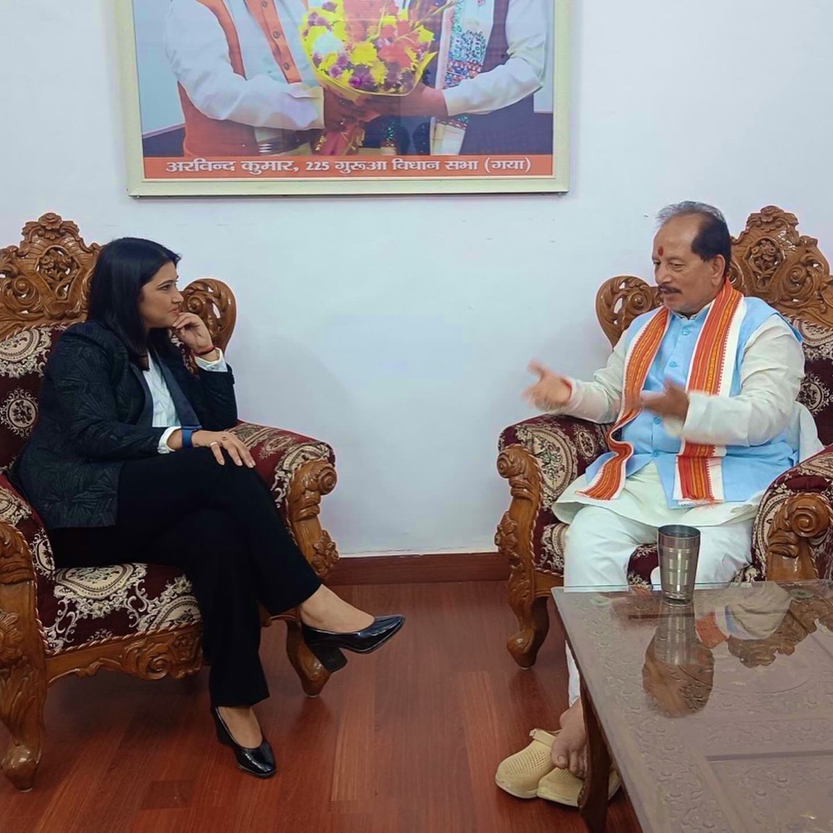 poornima_mishra's tweet photo. Bihar’s biggest names, one-on-one and every answer worth the chase 🙏
#BiharPolitics #PoliticalInterviews #OnGroundReporting #Journalism #ReporterLife #MediaInAction #NewsBehindTheScenes #PressPower #PoliticalTrail #BackToBackInterviews #IndianPolitics https://t.co/1WVbaXJVHv