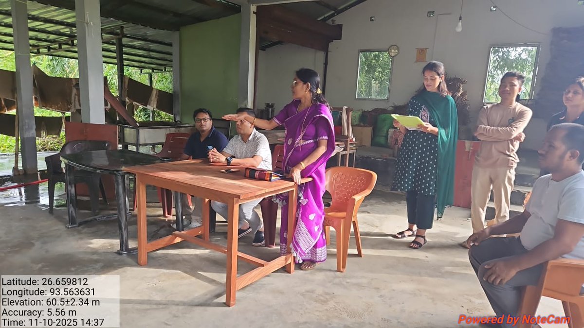 kaziranga_'s tweet image. Vermicompost bags distributed in Agoratoli Range to 20 EDC members as an initiative to enforce organic fertilizer production as an approach to sustainability. A fruitful interactive session on sustainable practices followed.🌿 

#Kaziranga #EcoDevelopment