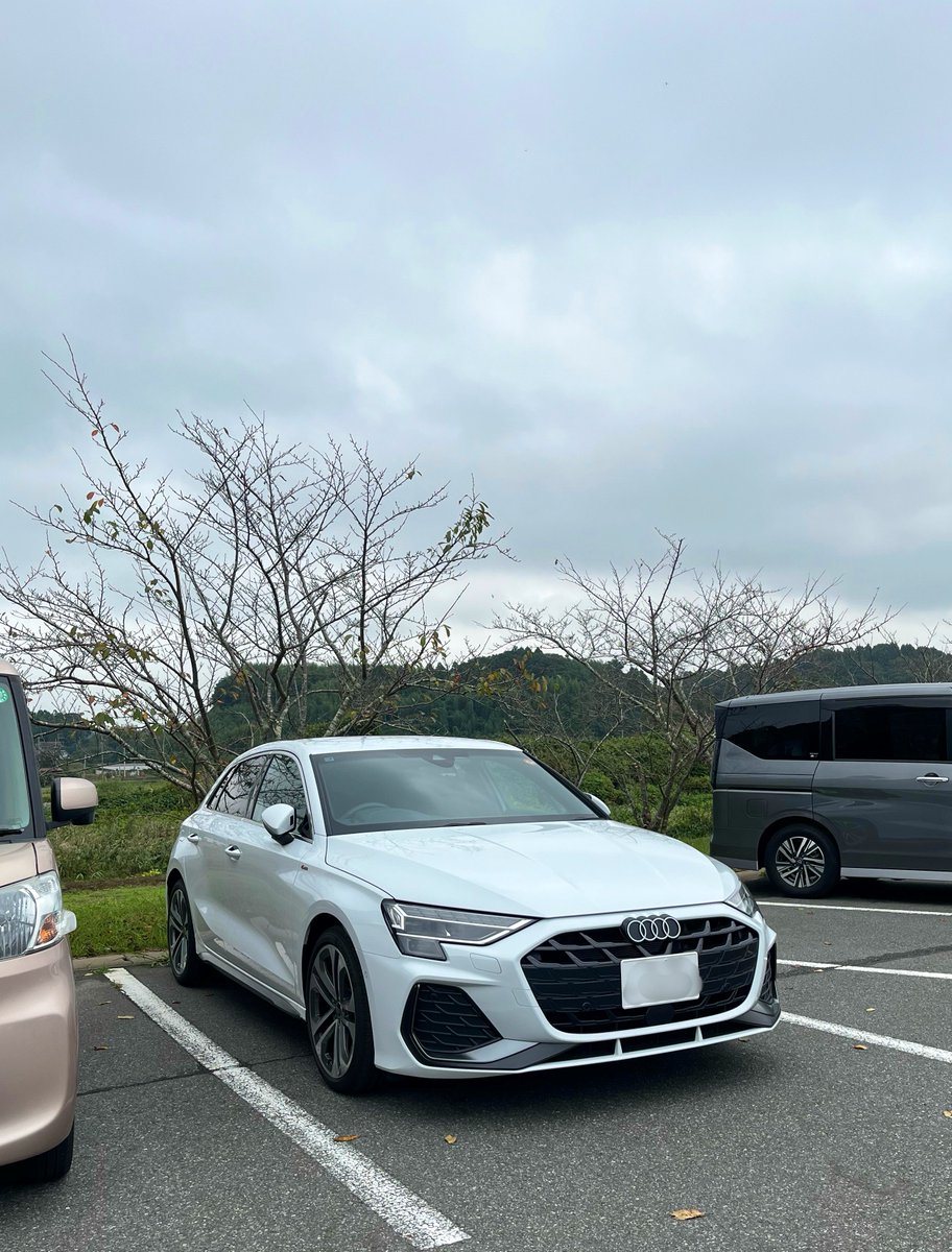 xekd3021's tweet image. 今日は千葉の香取神宮までドライブ🚗🎶

神無月だから空いてるかも？とか思ったけど、三連休の中日だけあってまあまあ人がいたね
イオンモール成田もめちゃ混みでした〜

ワタシは明日からお仕事ですけど…😓