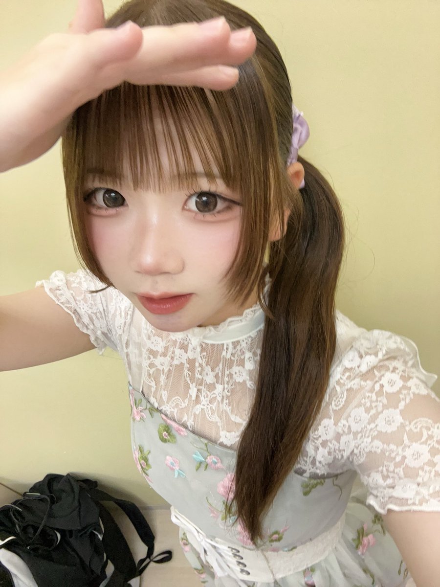 【推し事.LivePollux】
ありがとうございました💜
たくさんの方があいにきてくれて本当に嬉しかったよお(𓂂꜆◕⩊◕꜀𓂂)
深い話もふざけた話もできてよかったあ

そして初サイドポニーでした！！
普通のポニーとサイドポニーどっちが似合ってるかなあ