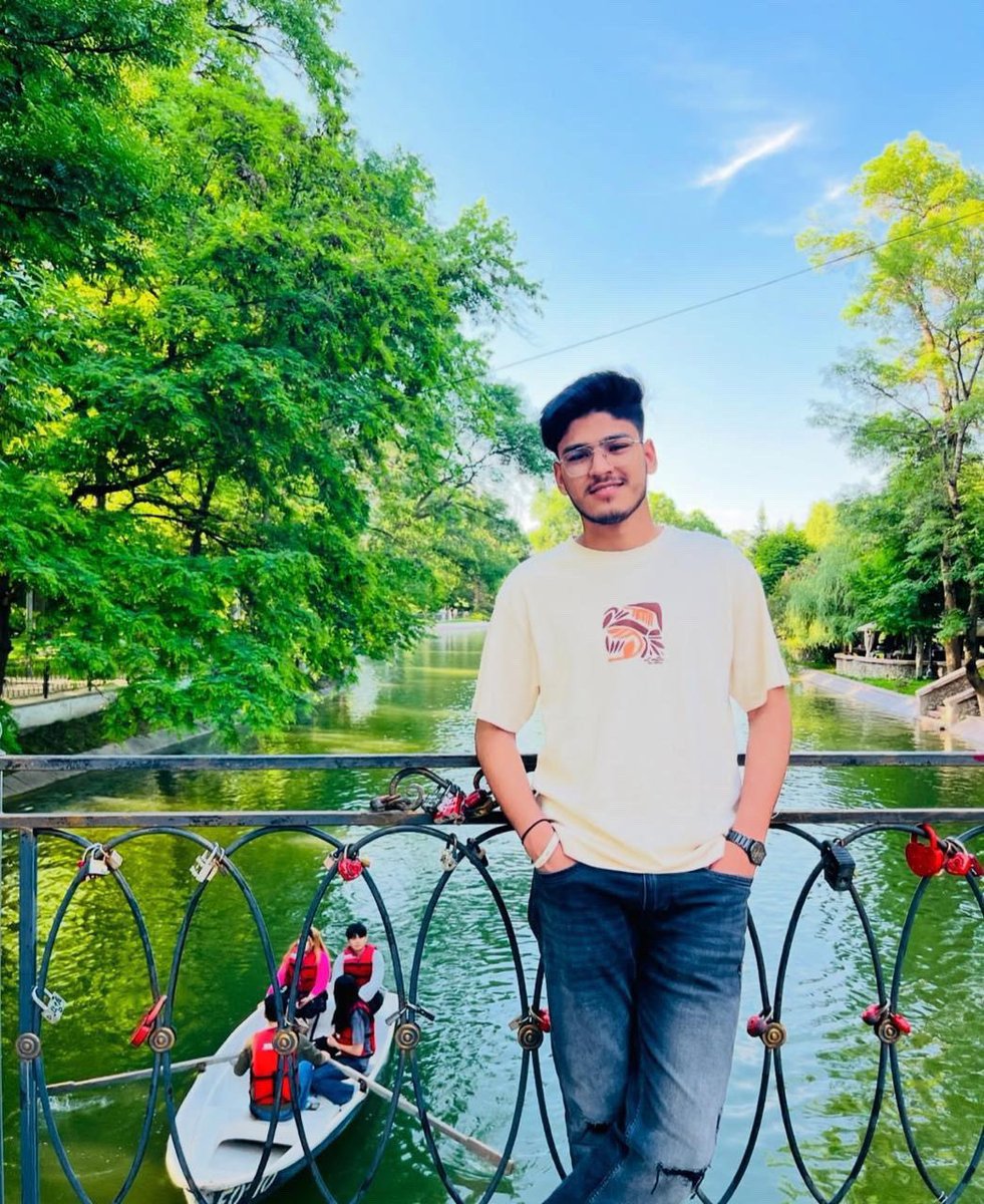 official_afa_'s tweet image. ❗❗ Urgent help require from @indembastana
Rahul Ghosaliya is a fifth-year student at Karaganda Medical University in Kazakhstan. At present, he is ʙᴀᴛᴛʟɪɴɢ ꜰᴏʀ ʜɪꜱ ʟɪꜰᴇ on a ventilator in a hospital in the city of Karaganda. No one has been allowed to meet him or learn…