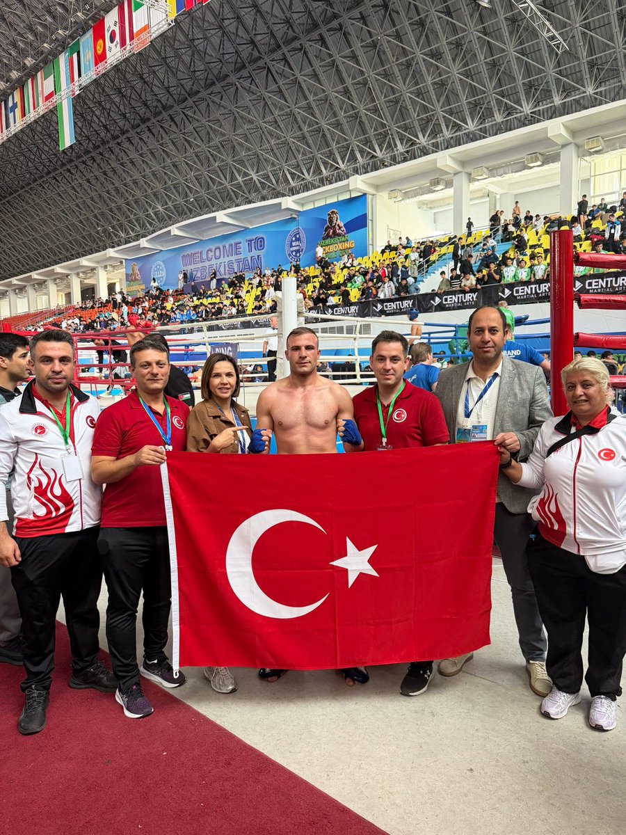 Özbekistan Taşkent’de devam eden Kick Boks Dünya Kupasında Milli Sporcumuz Bekir Tosun 81 Kg  Erkek Full Contact  Branşında 🥇Altın Madalya kazanarak Dünya Kupası Şampiyonu olmuştur. Sporcumuzu tebrik ediyorum.

<a href="/OA_BAK/">Dr. Osman Aşkın Bak</a> <a href="/hamzayerlikaya/">Hamza Yerlikaya 🇹🇷</a> <a href="/gencliksporbak/">Gençlik ve Spor Bakanlığı 🇹🇷</a> <a href="/TC_Disisleri/">T.C. Dışişleri Bakanlığı</a> <a href="/GSBsporgm/">Spor Hizmetleri Genel Müdürlüğü</a>