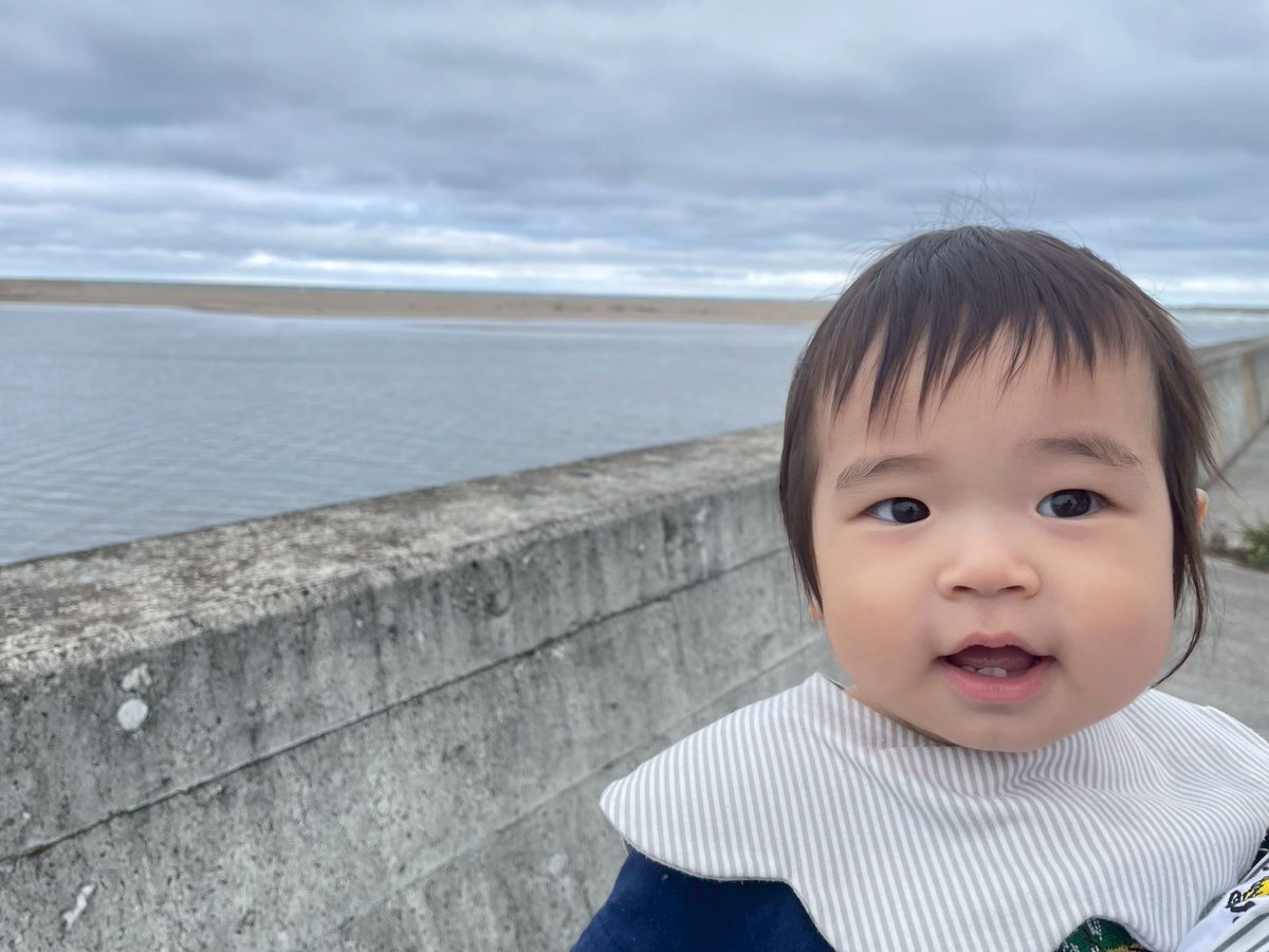 4_ttjg's tweet photo. 海に行ってきました👶🦑 https://t.co/10gvn4gZCa