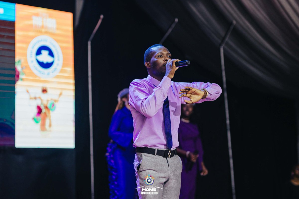 rccglsc_'s tweet image. The @SpiritProphecy_ led us in a wonderful session of praise and thanksgiving to God.

#rccglsc #teamard #sundayservice #rccg #thecomingofthelord