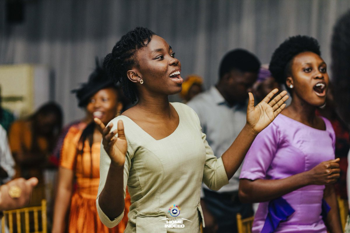 rccglsc_'s tweet image. The @SpiritProphecy_ led us in a wonderful session of praise and thanksgiving to God.

#rccglsc #teamard #sundayservice #rccg #thecomingofthelord