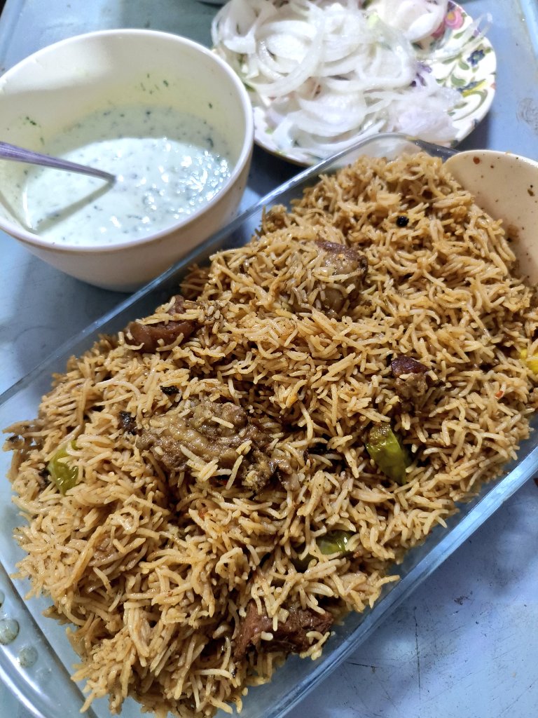 hinasafi's tweet photo. Lunch is served.
#MommyCooks #Food https://t.co/sHDJkFrmjl
