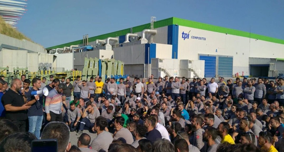 birlesik_isci's tweet image. İşçilerin dört ayı aşkın süredir grevde olduğu TPI Composites’te, ABD merkezli şirketin iflas başvurusunun ardından XCS Composites’e devredilmesiyle toplu işten çıkarma kararı alındı.

Zafer direnen emekçinin olacak! 

@tpiiscileri

#İşçiKıyımı
#Grev
#XCS
#TPI