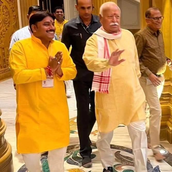 Gaurav_Prakash1's tweet image. 11 सितंबर अवतरण दिवस,राष्ट्रीय स्वयं सेवक संघ के सरसंघचालक एवं हम सभी राष्ट्रवासियों के आदरणीय श्रद्धेय श्री मोहन मधुकर  भागवत जी को जन्मदिन की हार्दिक बधाई एवं शुभकामनाएं।
#MohanBhagwat
#RSS4Nation