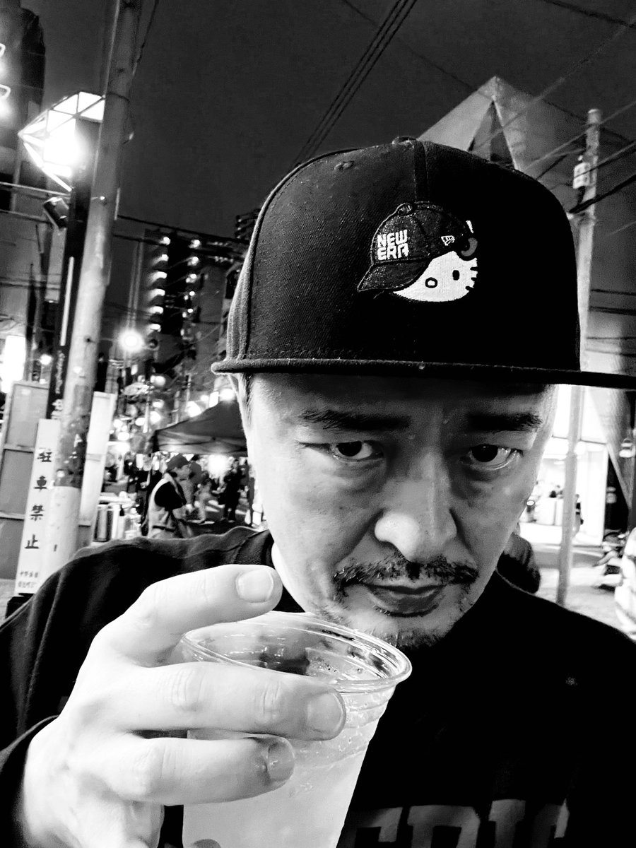 えーー
ZORY常連の方々
日曜日なのにこれから開きます
独りは寂しいので来るよーに

町内のカラオケ大会祭りに家族と行って来ました先ほど（写
あぁいう所で呑む酒は美味いね
続きを呑もうよご一緒に

さ
今宵もうんにょり

日曜ZORY。。。