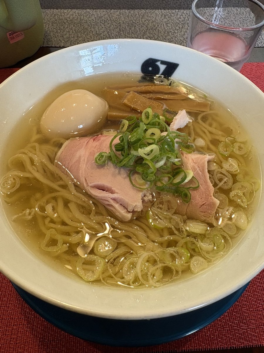 menraa7's tweet photo. カツオは間に合わなかったけど、丸鷄の塩を！安定のおいしさですね😁 https://t.co/aNDkwJiR9B