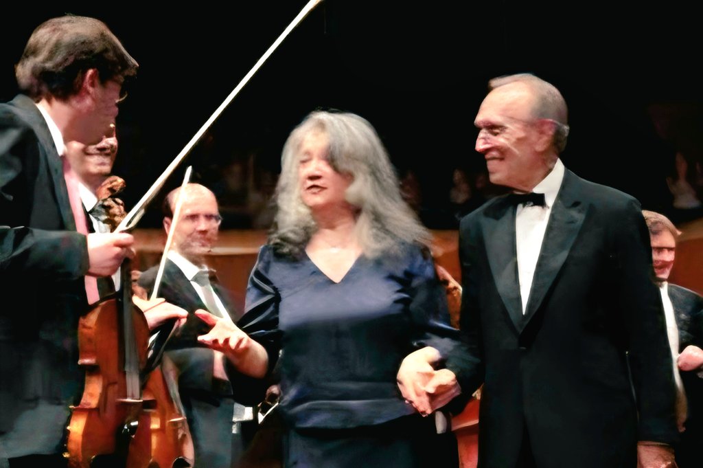ConrothN's tweet photo. Pianist #MarthaArgerich and chief conductor #ClaudioAbbado in #Paris, @sallepleyel, April 2013 🎹🎶

#pianovirtuoso #musicconductor https://t.co/ws3r4M4wF4