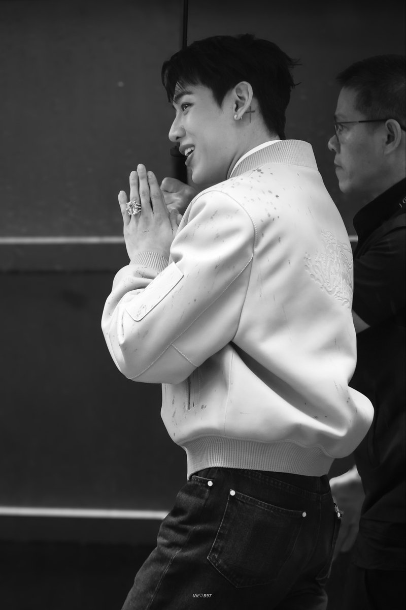 251012

Rainy days <a href="/BamBam1A/">BamBam</a>
#BamBam #뱀뱀 #GOT7⁠ #갓세븐
#KatanyutonightxBAMBAM