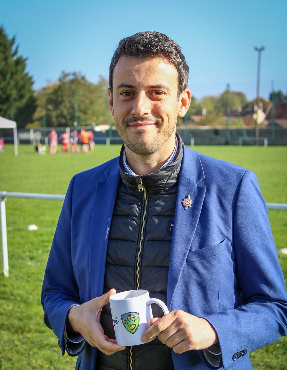 Aux férias du rugby de LNO Val Briard à Lumigny-Nesles-Ormeaux.
Un jeune club créé il y a 3 ans seulement, déjà reconnu par la fédération pour organiser une compétition régionale. 👏

Félicitations à Nicolas Seguin et à toute l’équipe pour leur énergie et leur engagement ! 🔥