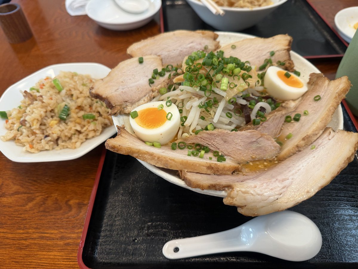 yoshi0328dayo's tweet photo. 今週末から東京に転勤してしまう友人家族との食事会😊
福島県伊達市の「麺や 長さん」に行って来ました😊
ボリュームが凄かった… https://t.co/P8C5M9H6YA
